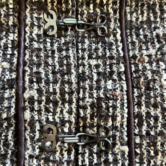 Talbots cropped Tweed Jacket with brown Accents. Size 10 - Picture 7 of 7